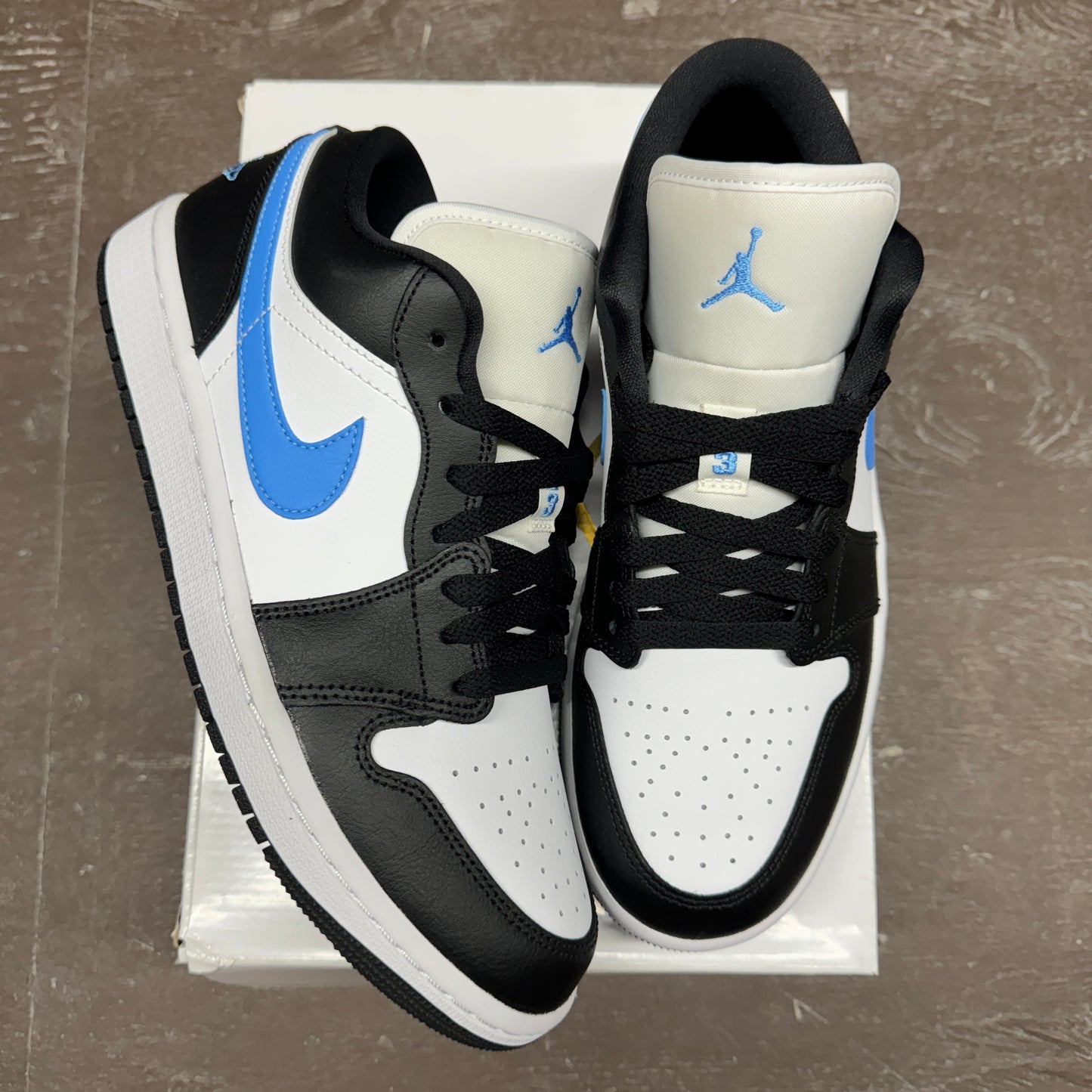 Air Jordan 1 Low University Blue - Size 9W