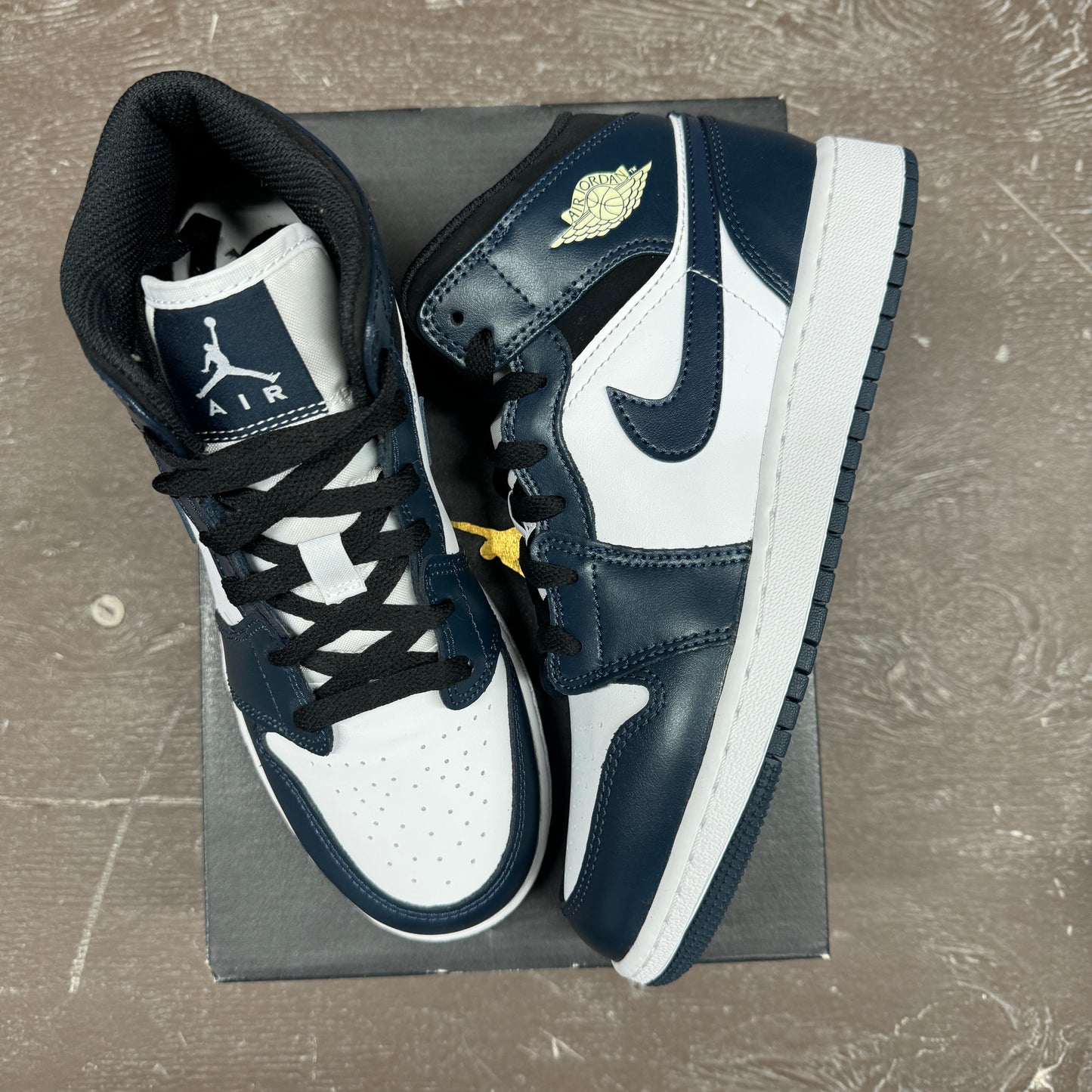 Air Jordan 1 Mid Armory Navy - Size 6Y
