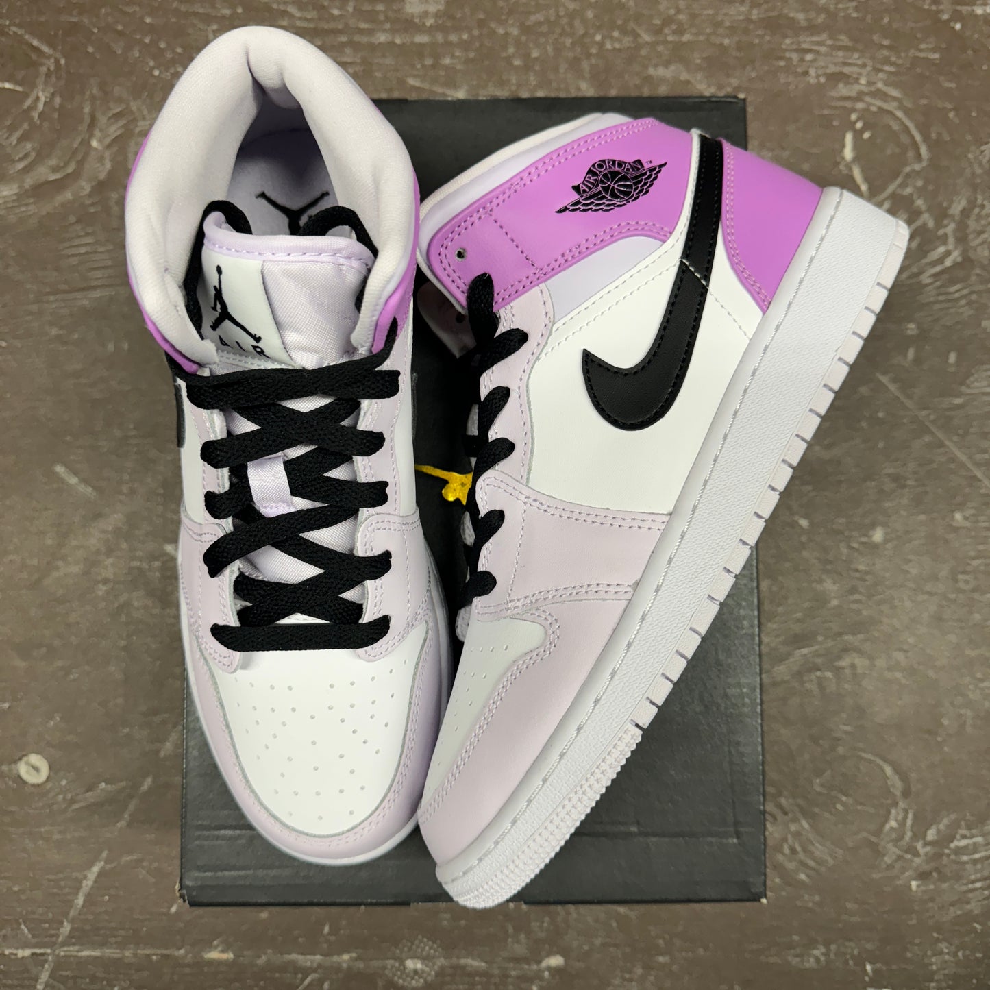 Air Jordan 1 Mid Barely Grape - Size 6Y