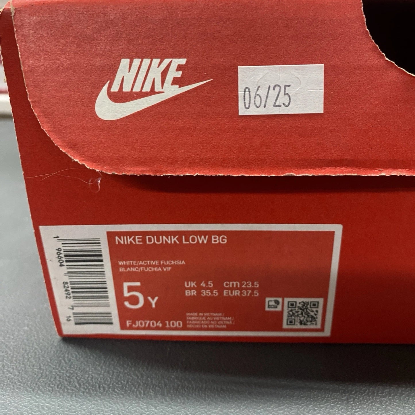 Nike Dunk Low Youth Size 5Y White Active Fuchsia Pink Big Kids FJ0704-100