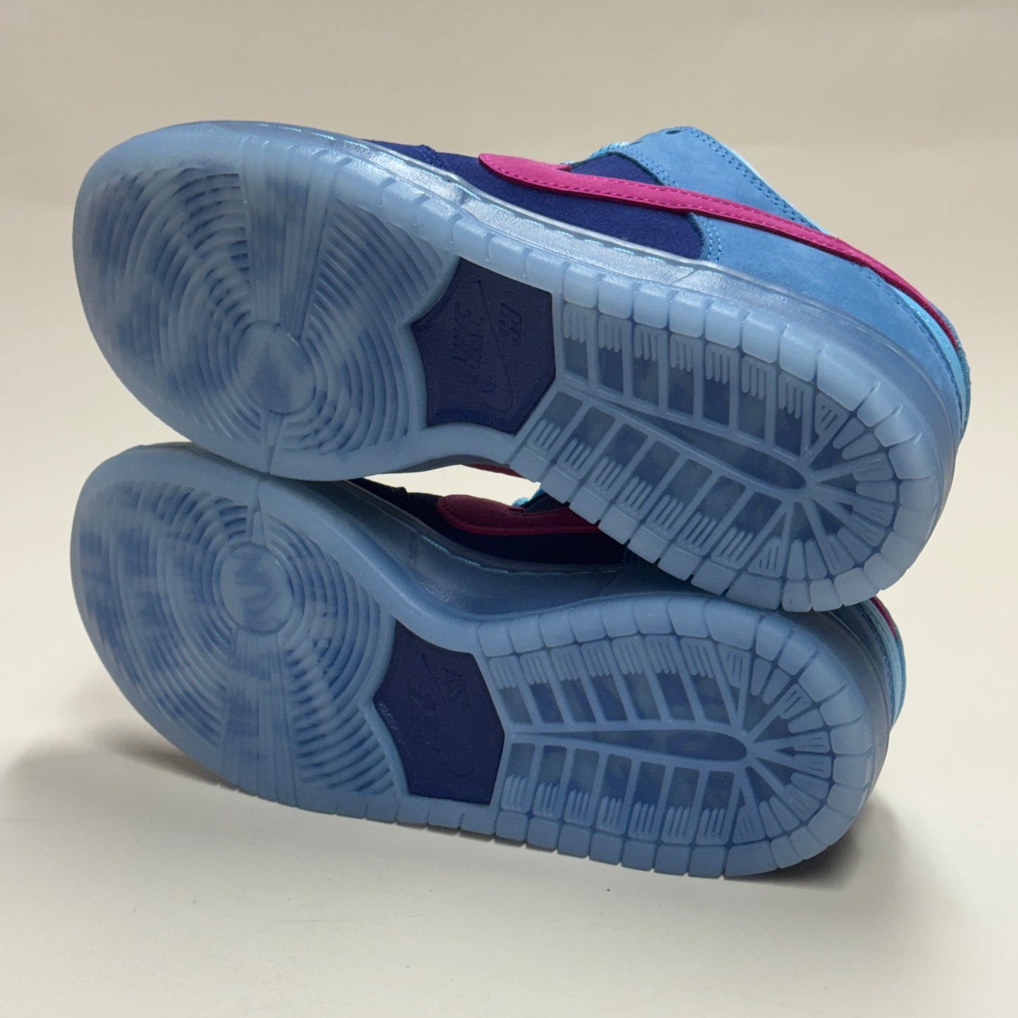 SB Dunk Low Run The Jewels - Size 6.5M
