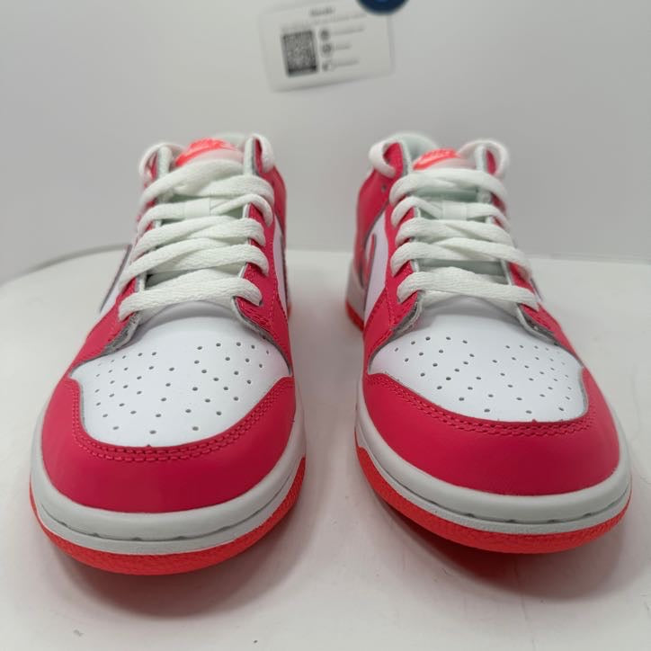 Dunk Low Laser Fuchsia Grade School