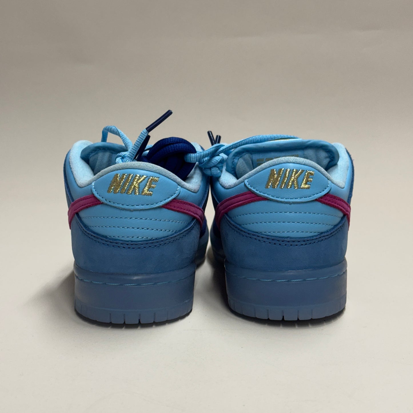 SB Dunk Low Run The Jewels - Size 6.5M