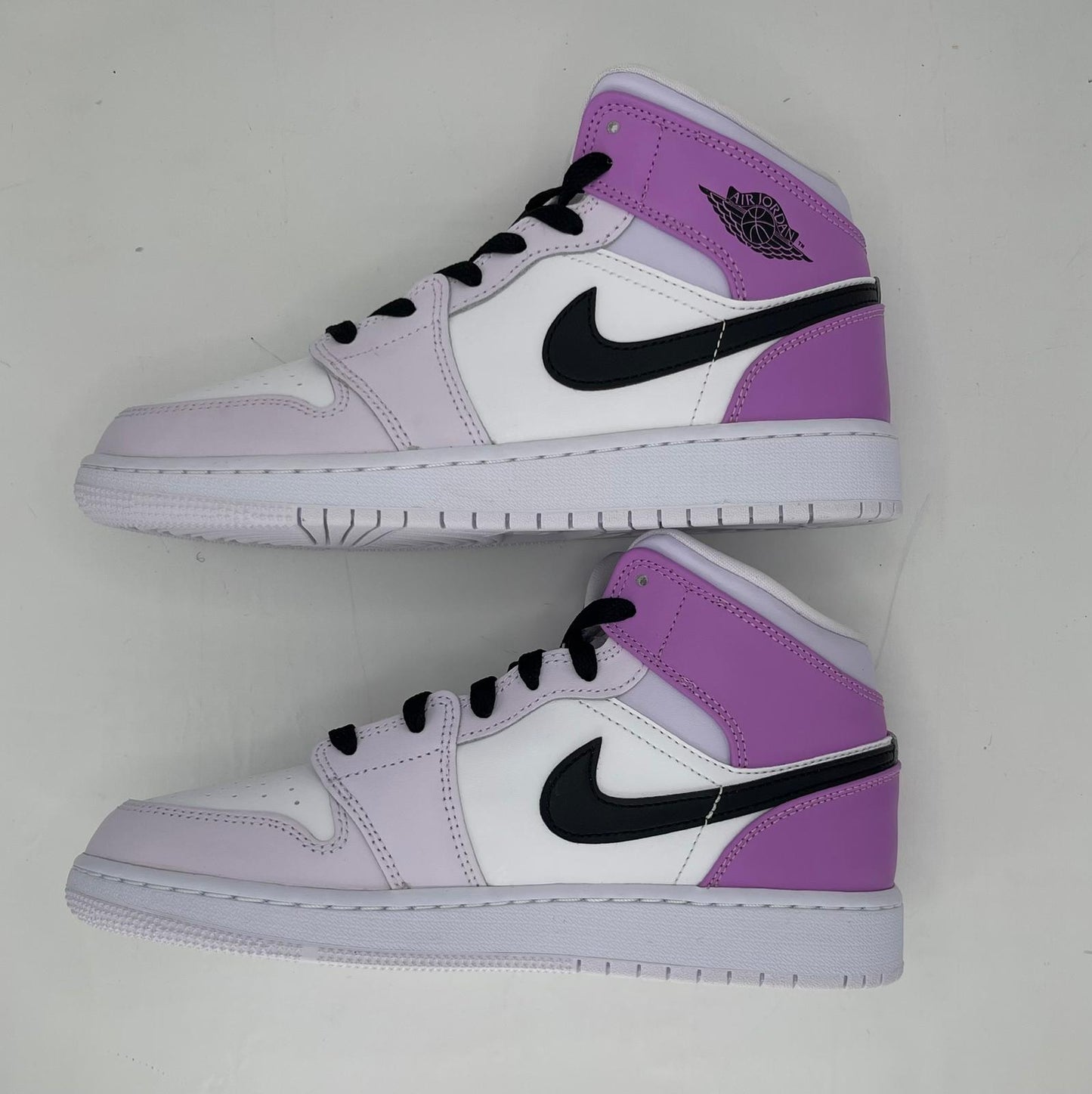 Air Jordan 1 Mid Barely Grape GS