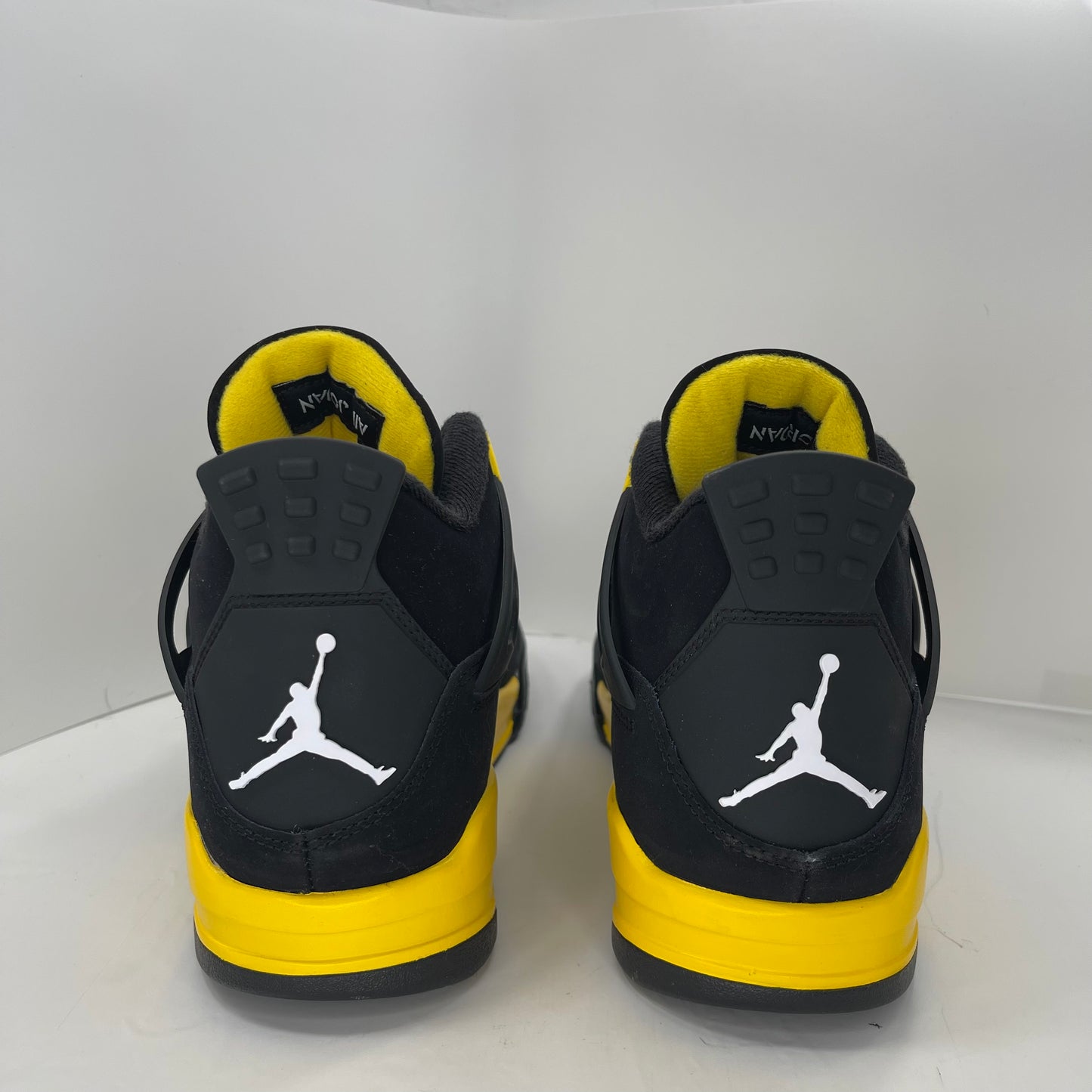 Jordan 4 Retro Thunder Grade School