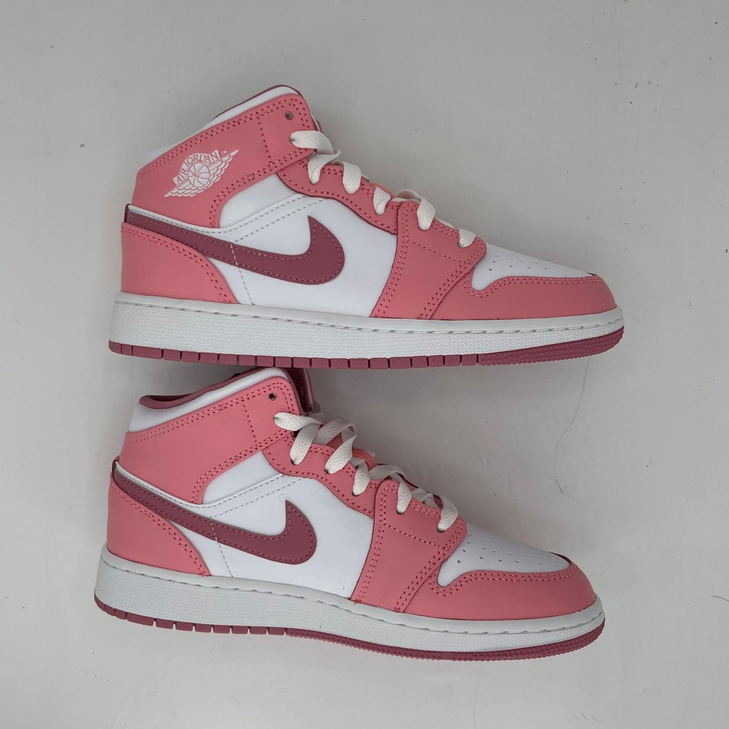 Jordan 1 Mid Valentine's Day Grade School