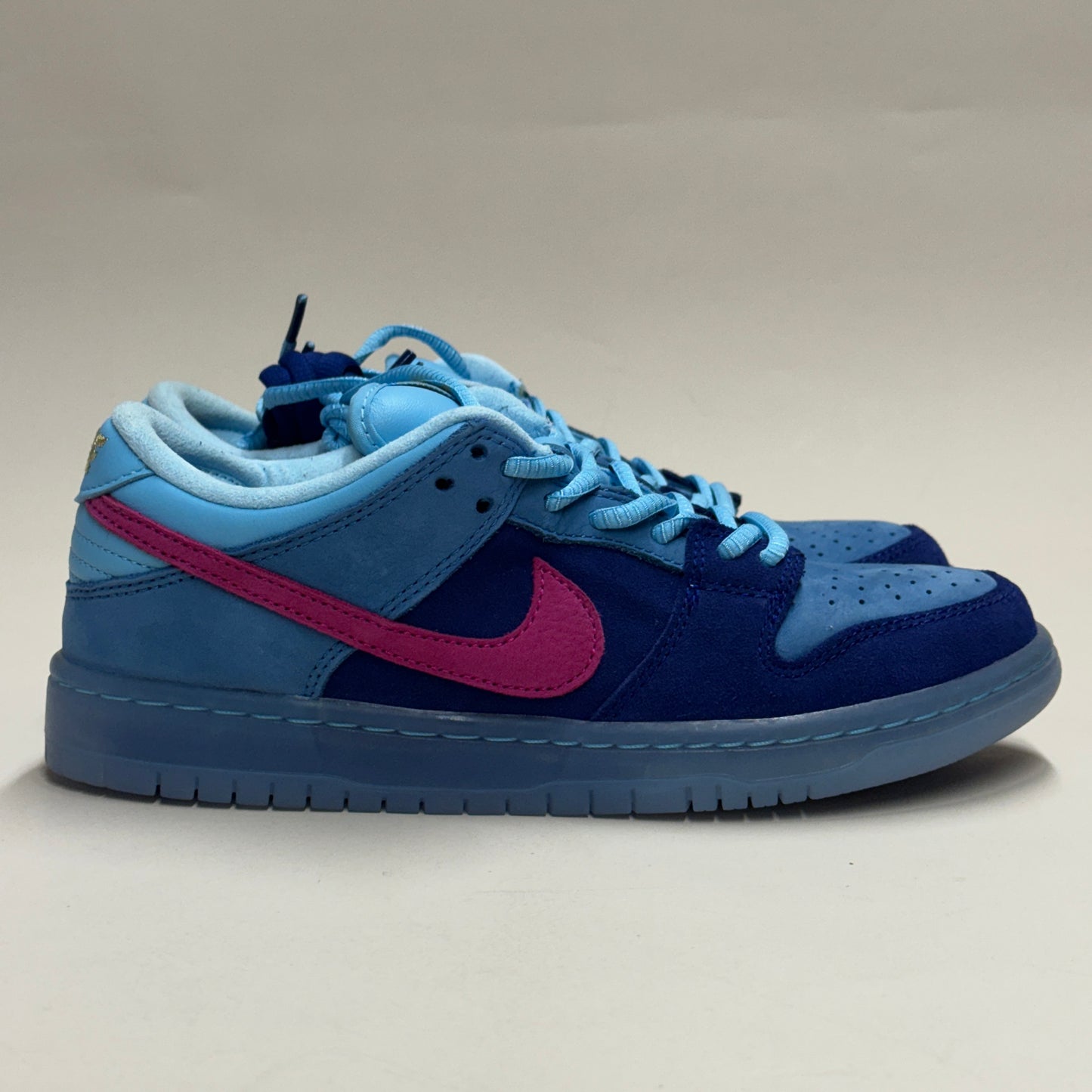 SB Dunk Low Run The Jewels - Size 6.5M