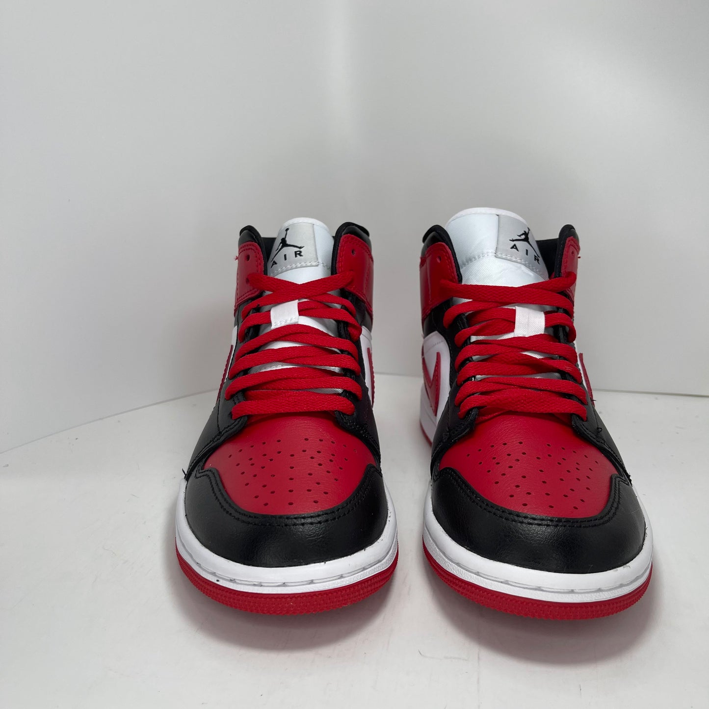 Air Jordan 1 Mid Alternate Bred Toe WMNS