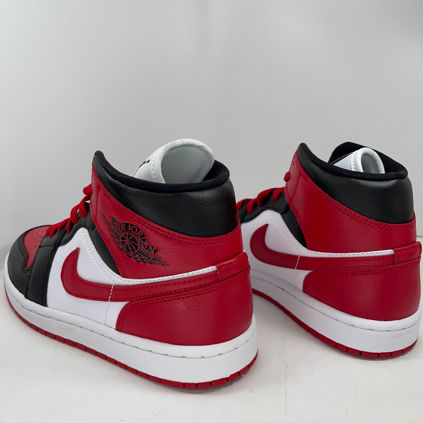 Air Jordan 1 Mid Alternate Bred Toe WMNS