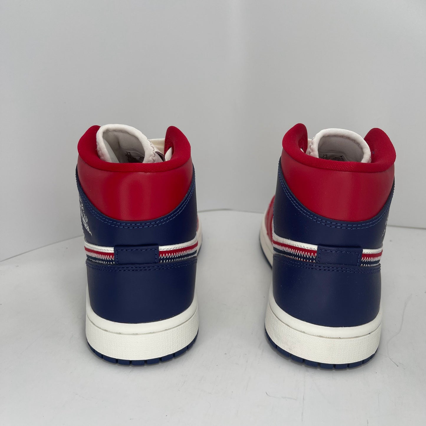 Air Jordan 1 Mid USA (2022) WMNS