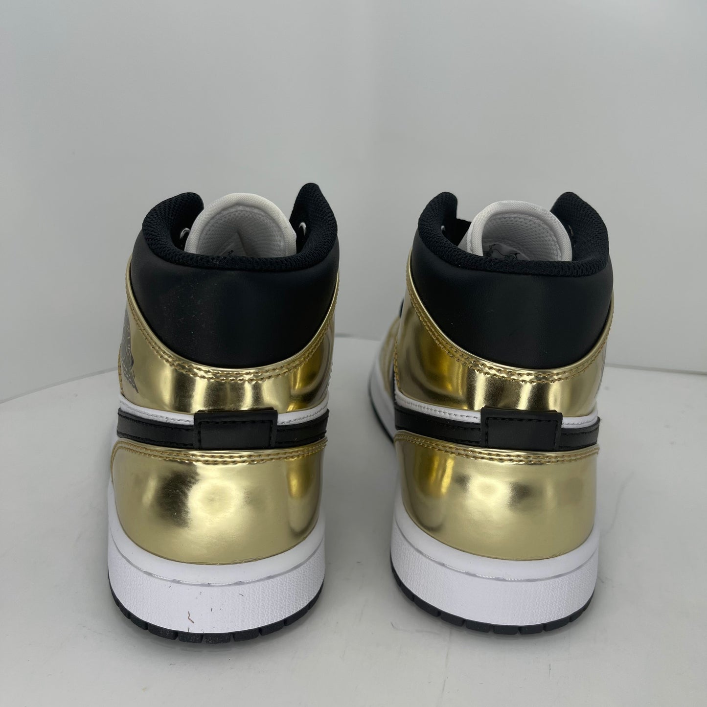 Jordan 1 Mid Metallic Gold Black White MENS