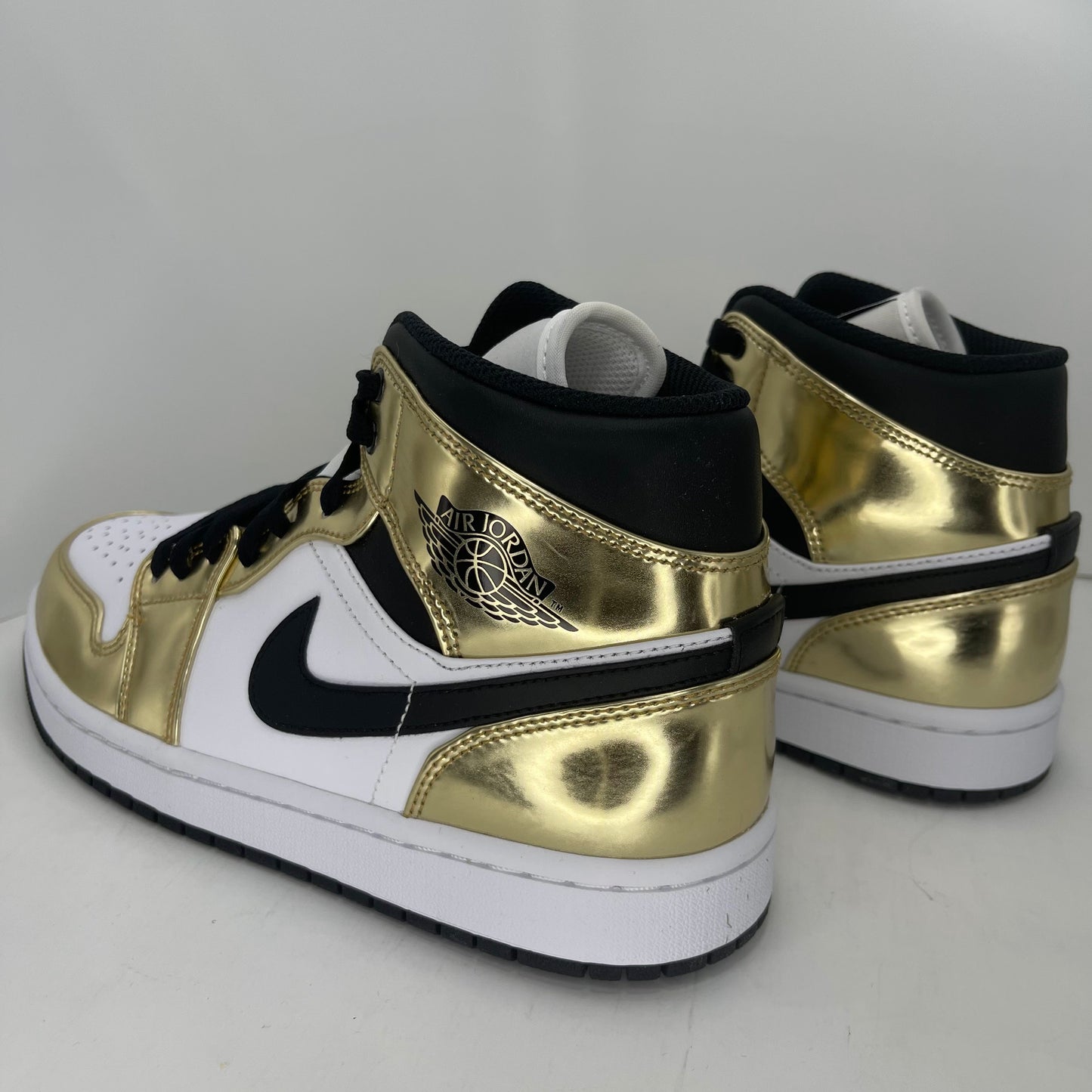 Jordan 1 Mid Metallic Gold Black White MENS