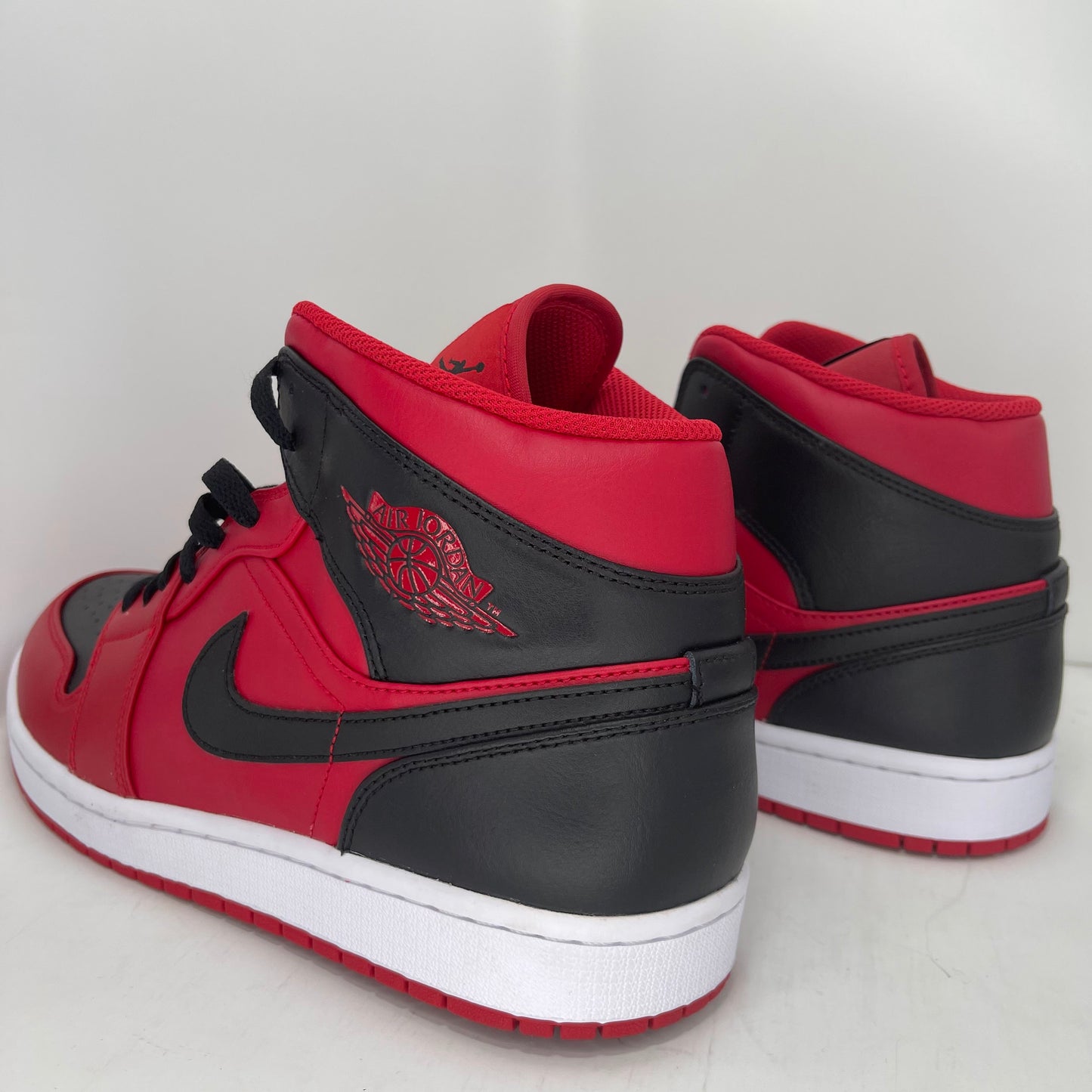 Jordan 1 Mid Reverse Bred MENS