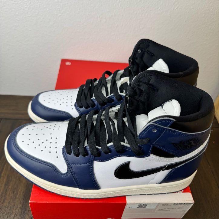 Jordan 1 Retro High Midnight Navy Size 9.5 DZ5485 401 Brand New