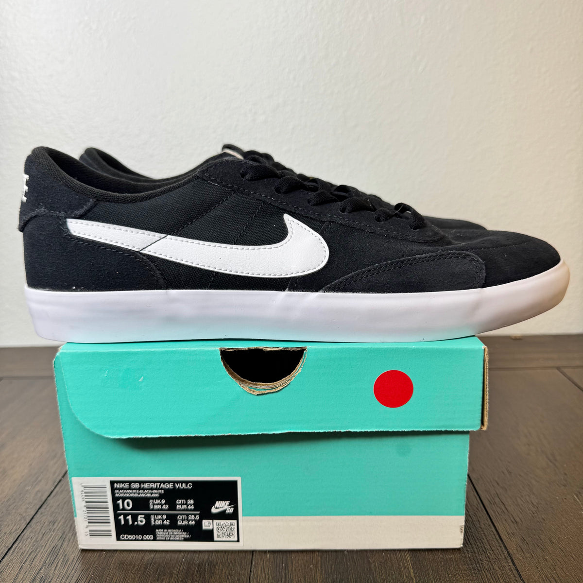 Nike SB Heritage Vulc Black White Size 10 Men's CD5010 003 Brand New