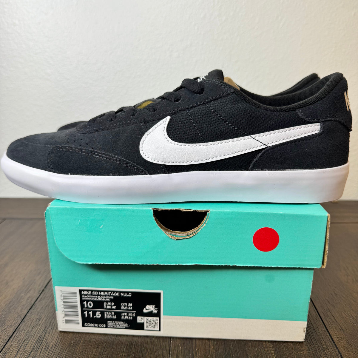 Nike SB Heritage Vulc Black White Size 10 Men's CD5010 003 Brand New