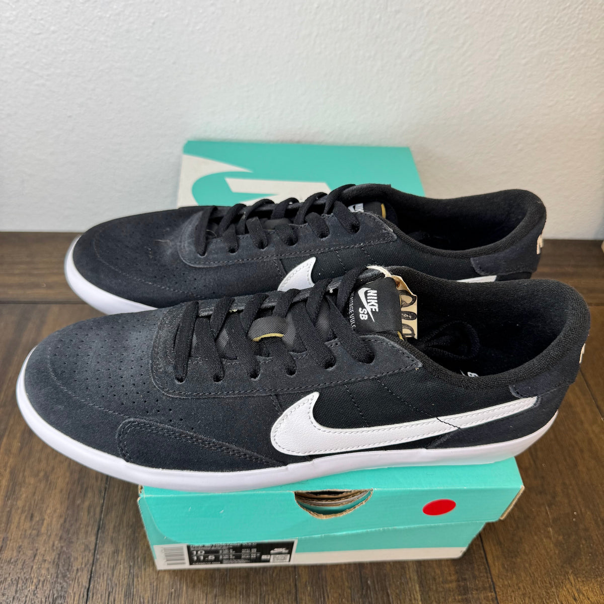 Nike SB Heritage Vulc Black White Size 10 Men's CD5010 003 Brand New