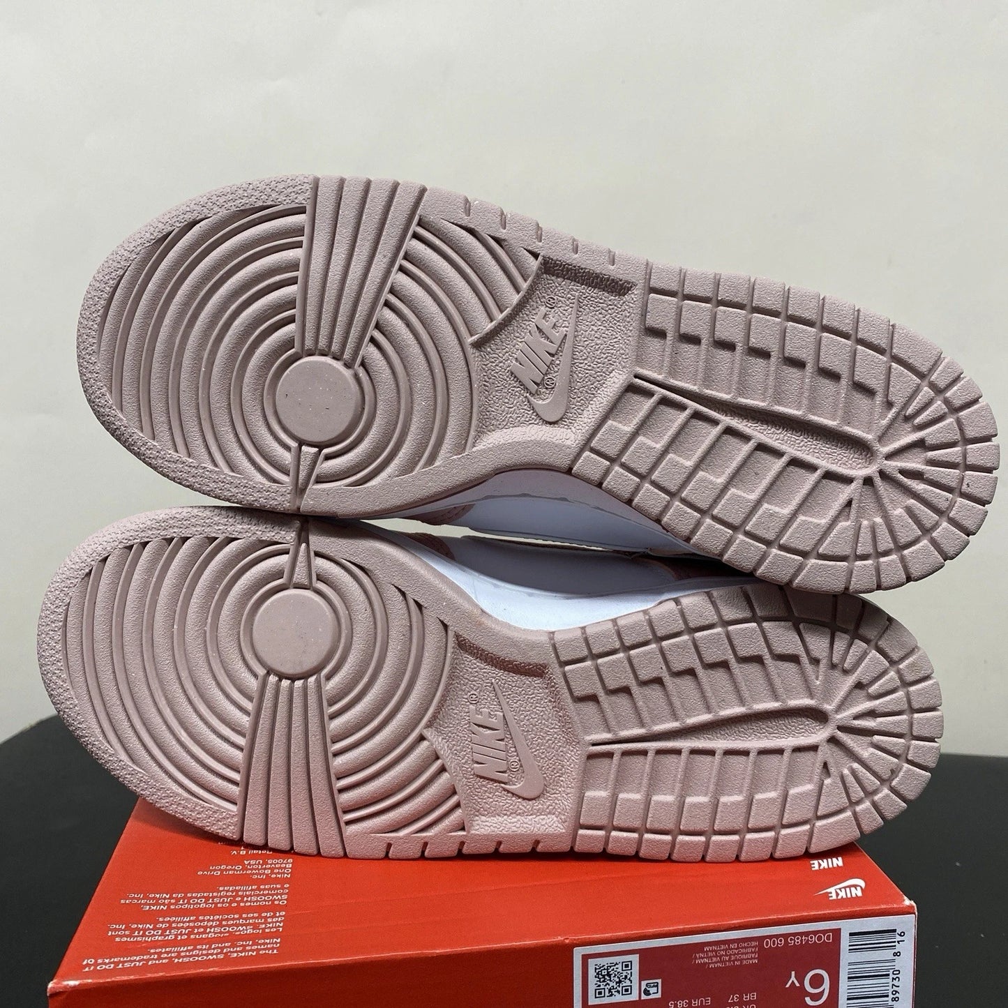 Nike Dunk Low Pink Velvet Size 6Y (7.5 Women's) DO6485-600