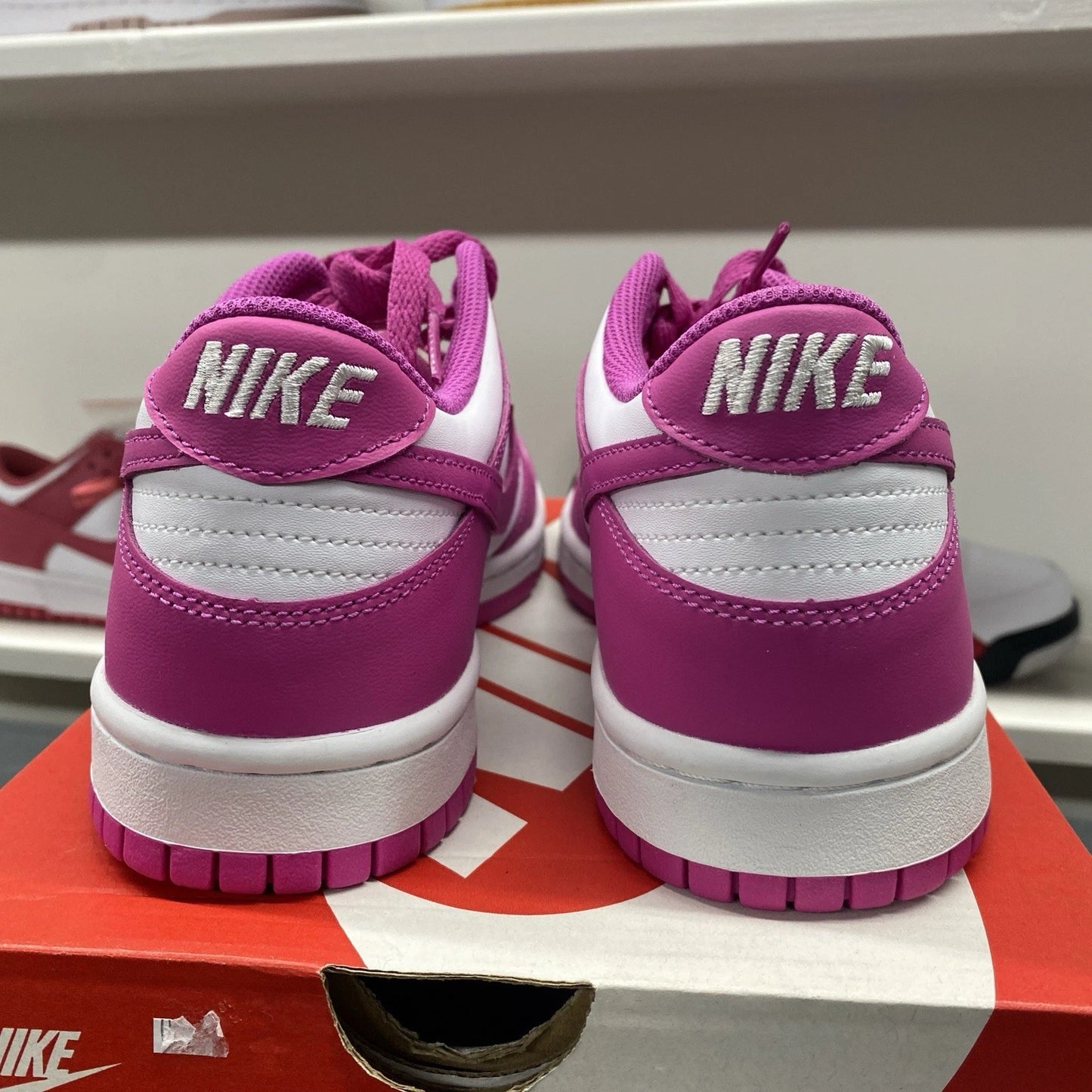 Brand New Nike Dunk Low WHITE/ FUCHSIA FJ0704 100 Size 6.5Y (8 Women's)