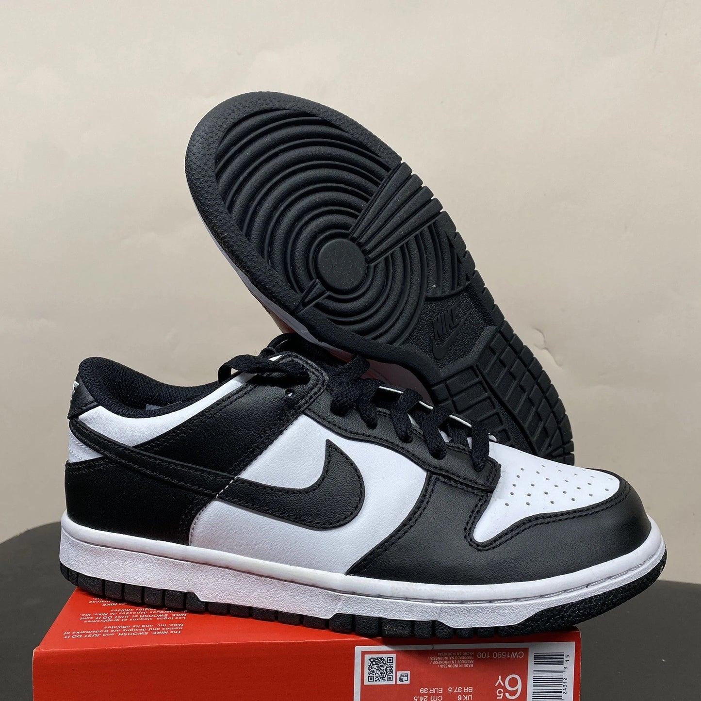 Brand New Nike Dunk Low Panda 6.5Y New CW1590 100