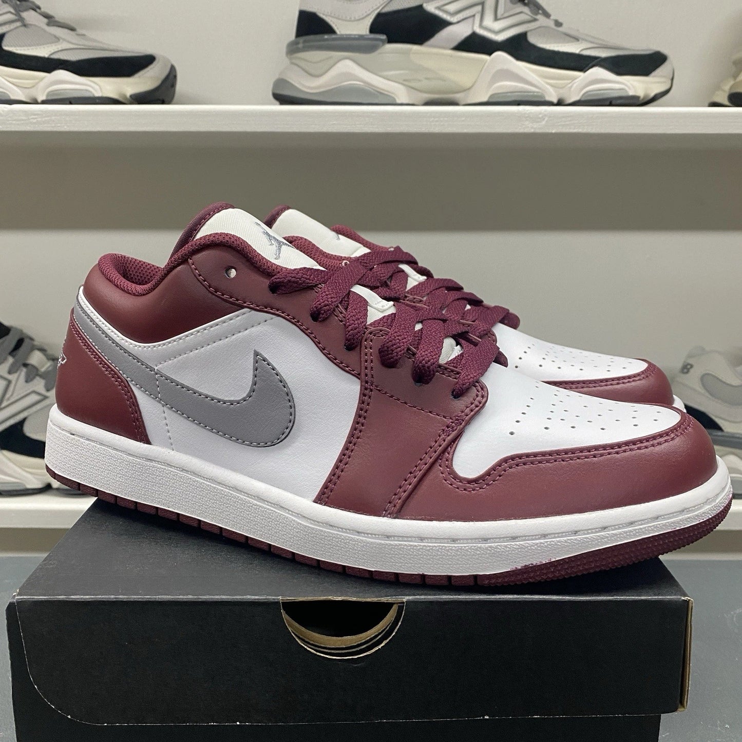 Brand New Jordan 1 Low Size 10 White/Bordeaux 553558 615
