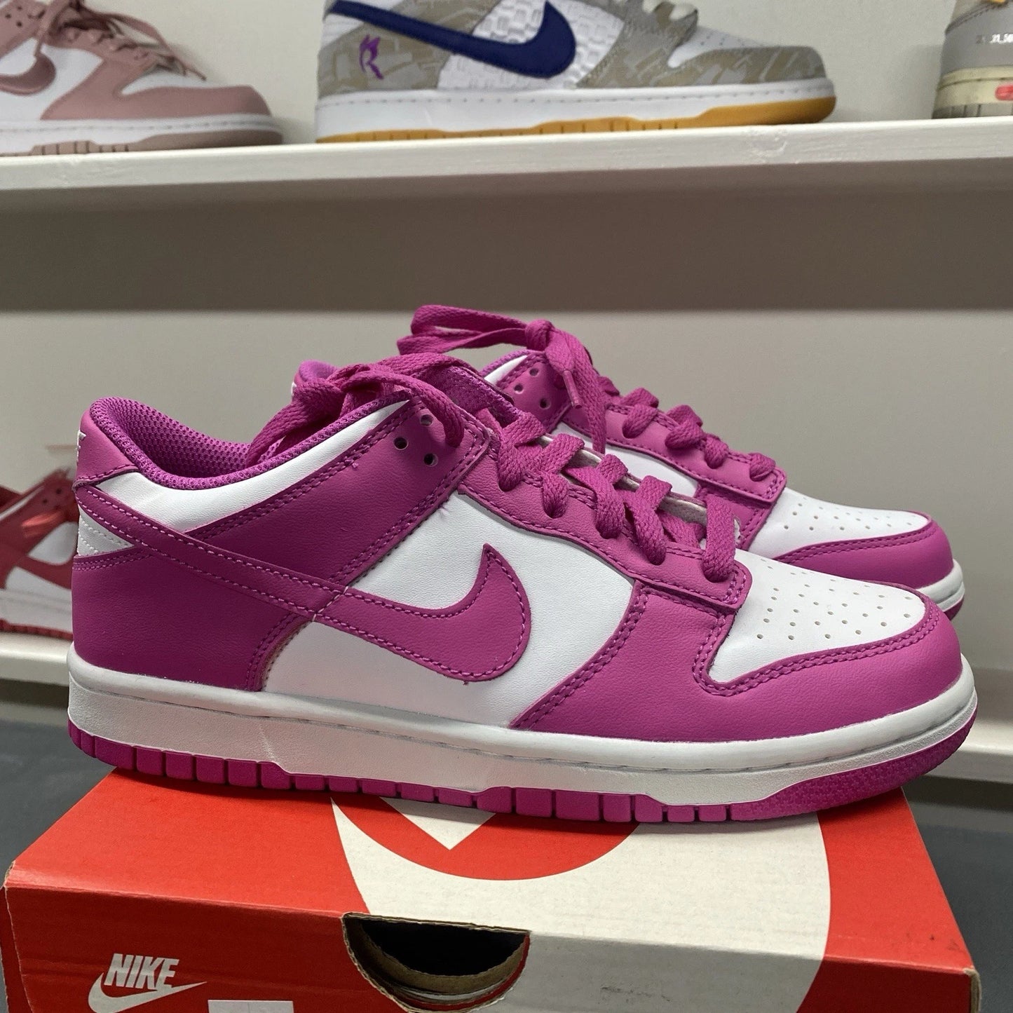 DS Nike Dunk Low BG Active Fuschia 5.5Y (FJ0704 100) 2023 New