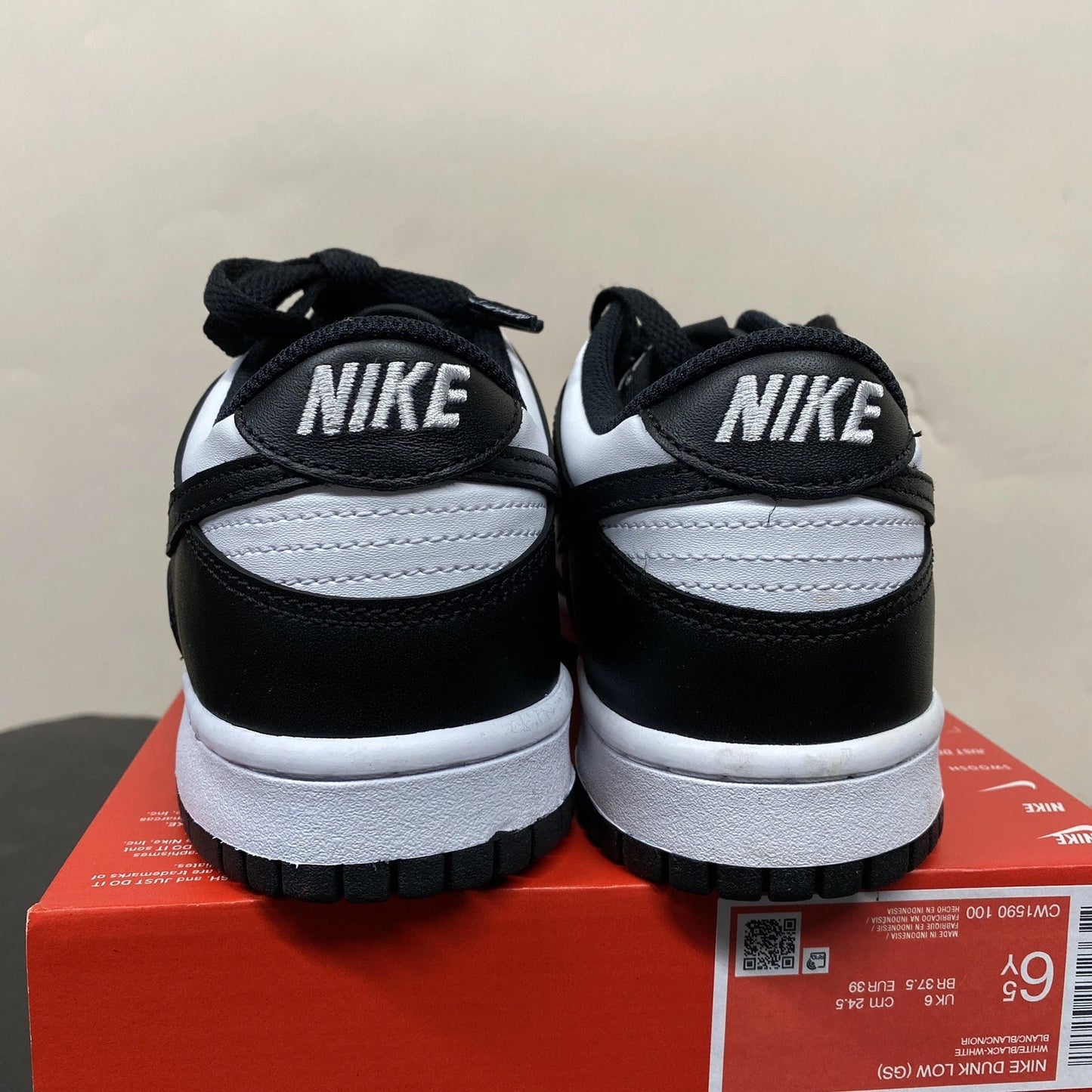 Brand New Nike Dunk Low Panda 6.5Y New CW1590 100