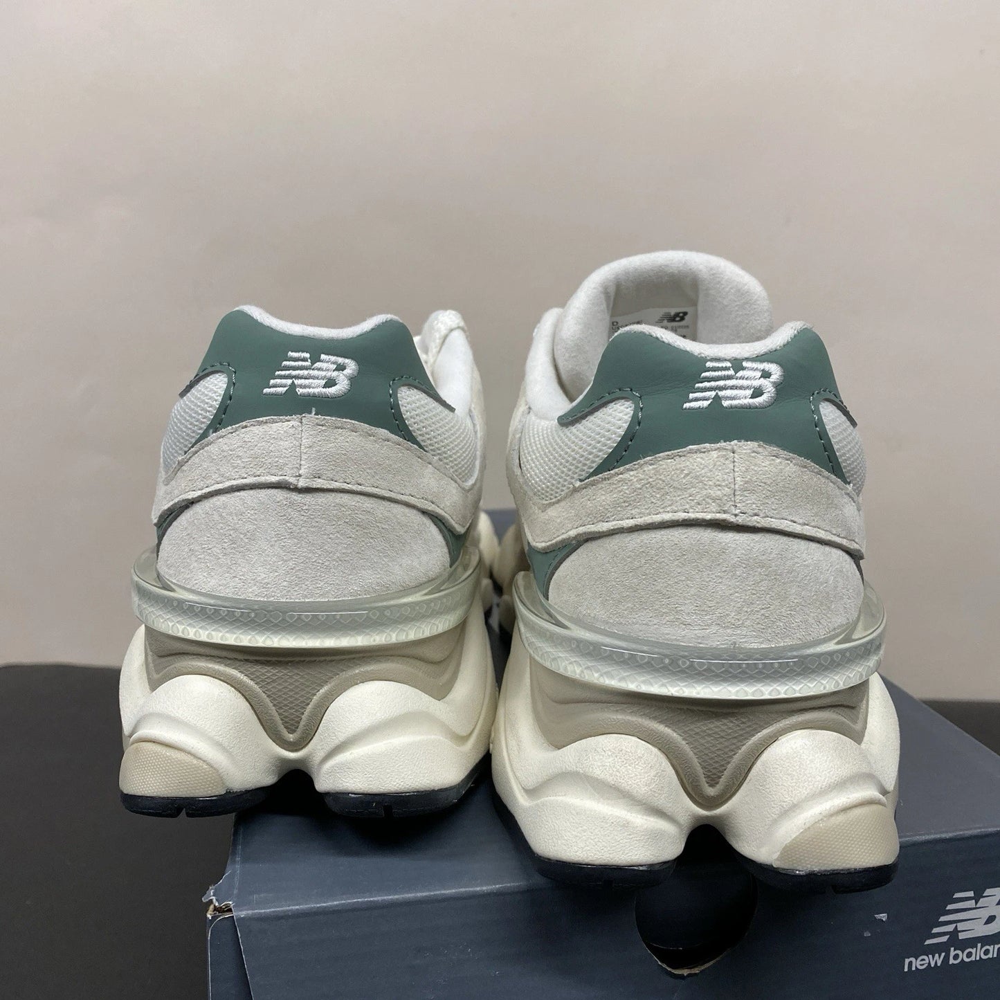Brand New New Balance 9060 "Juniper" Green Off White Linen U9060EEI Men Size 7.5