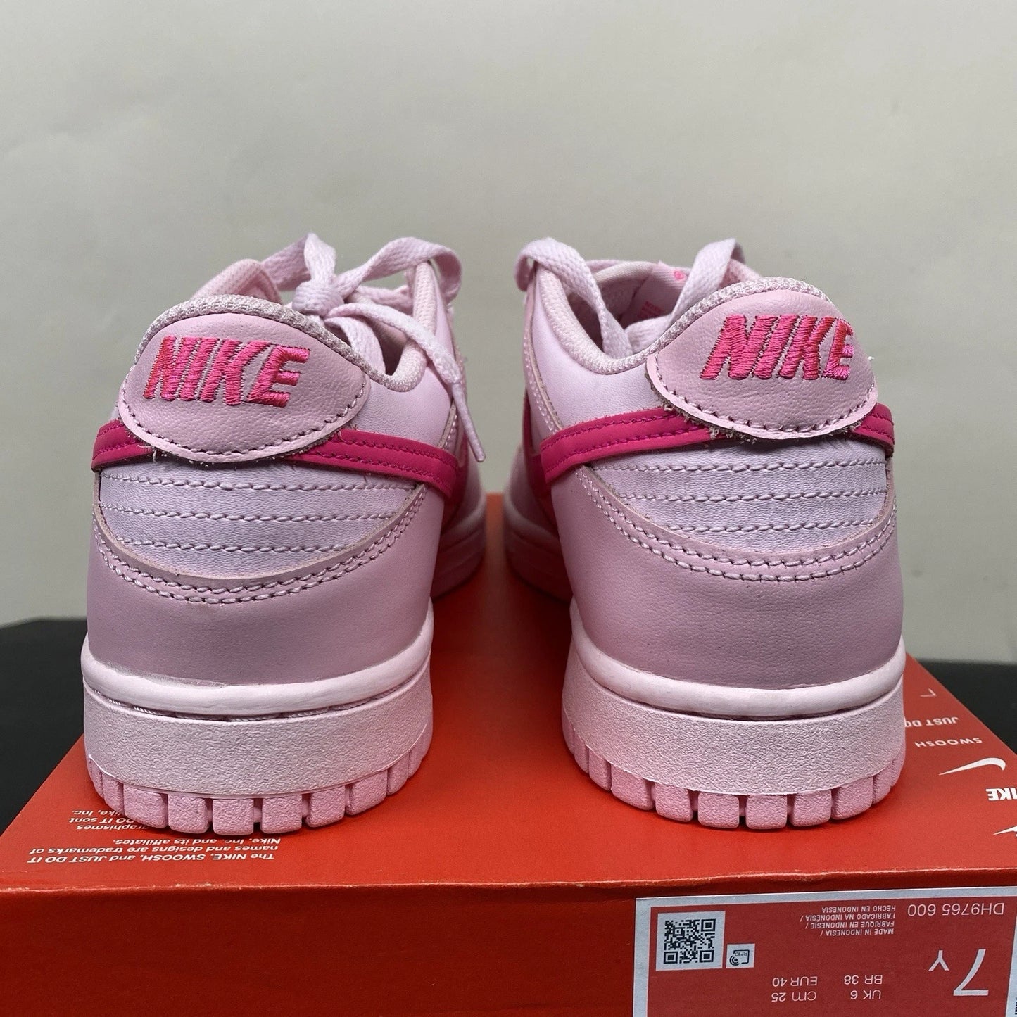 Brand New Nike Dunk Low Triple Pink Size 7Y DH9765 600