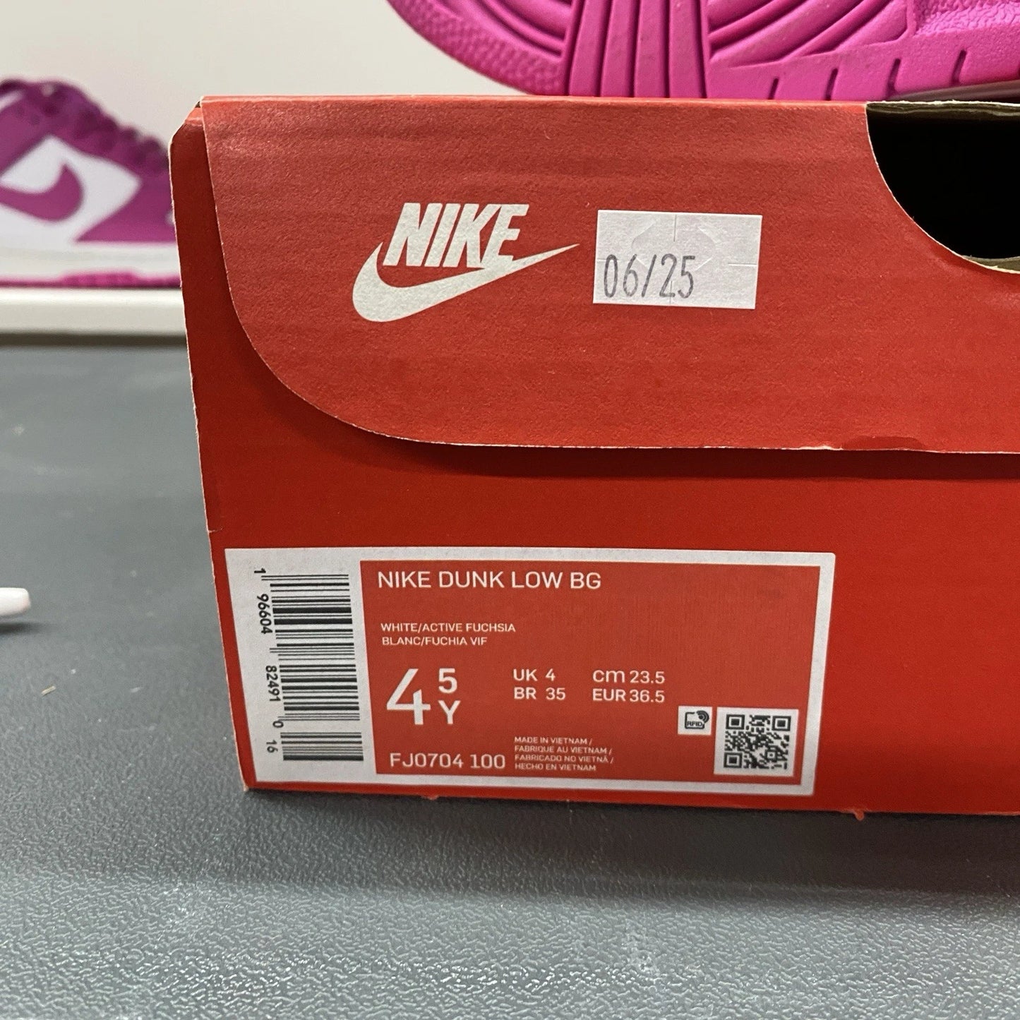 Brand New Nike Dunk Low Youth Size 4.5Y Womens 6 Pink White FJ0704-100