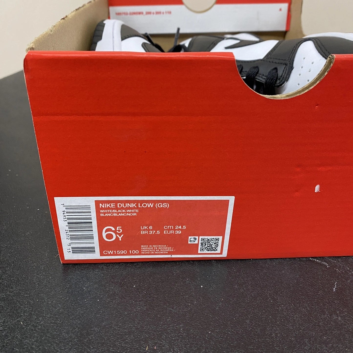 Brand New Nike Dunk Low Panda 6.5Y New CW1590 100