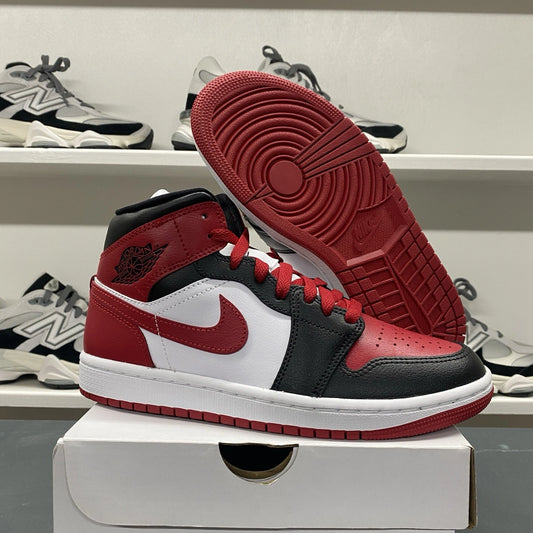 Nike Air Jordan 1 Mid Alternate Bred Toe Black Red BQ6472-079 7 Women's (5.5Y)