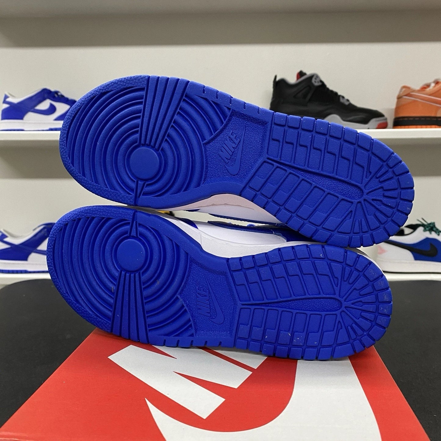 Nike Dunk Low Youth Size 5.5Y (7 womens) Kentucky Hyper Royal Blue Sneakers