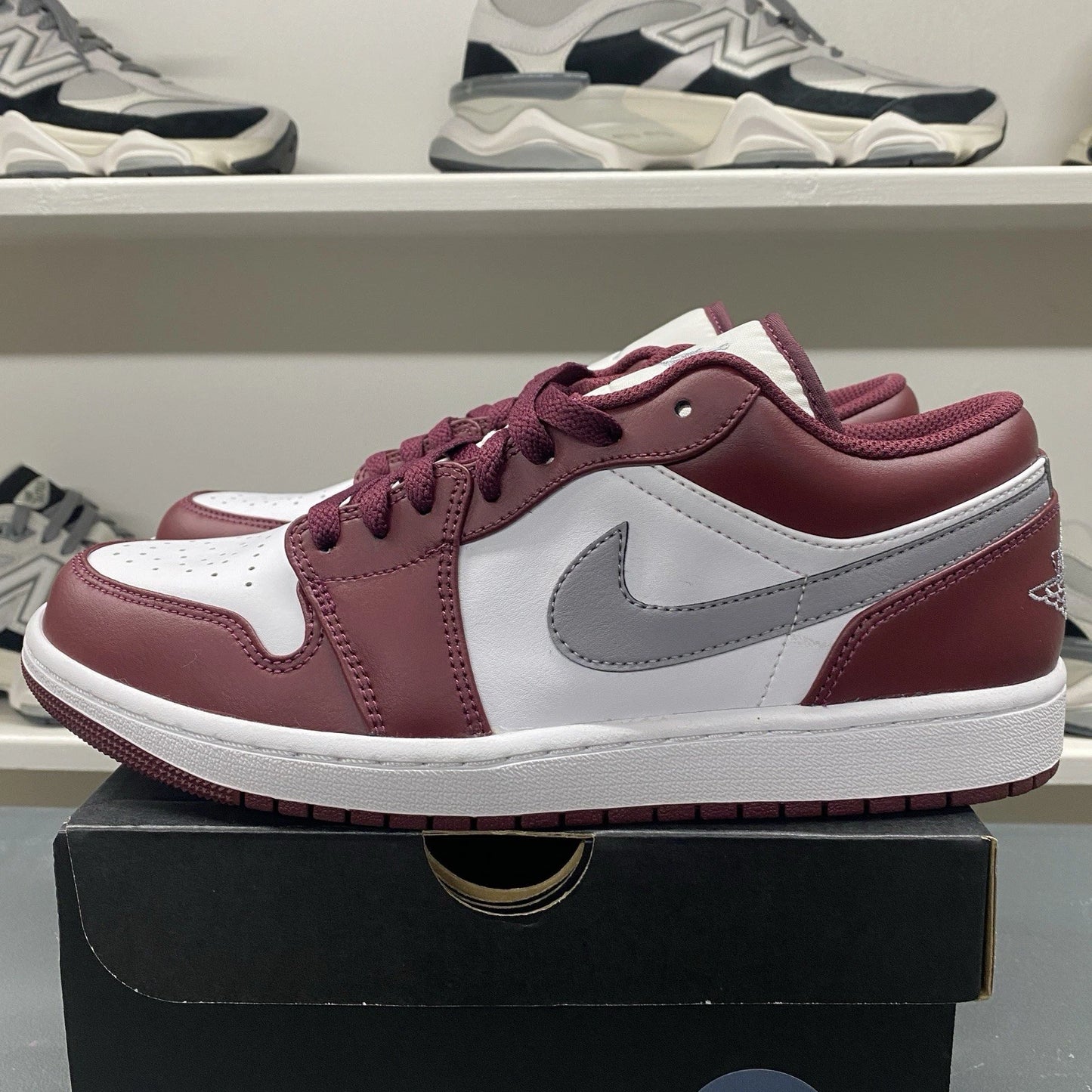 Brand New Jordan 1 Low Size 10 White/Bordeaux 553558 615