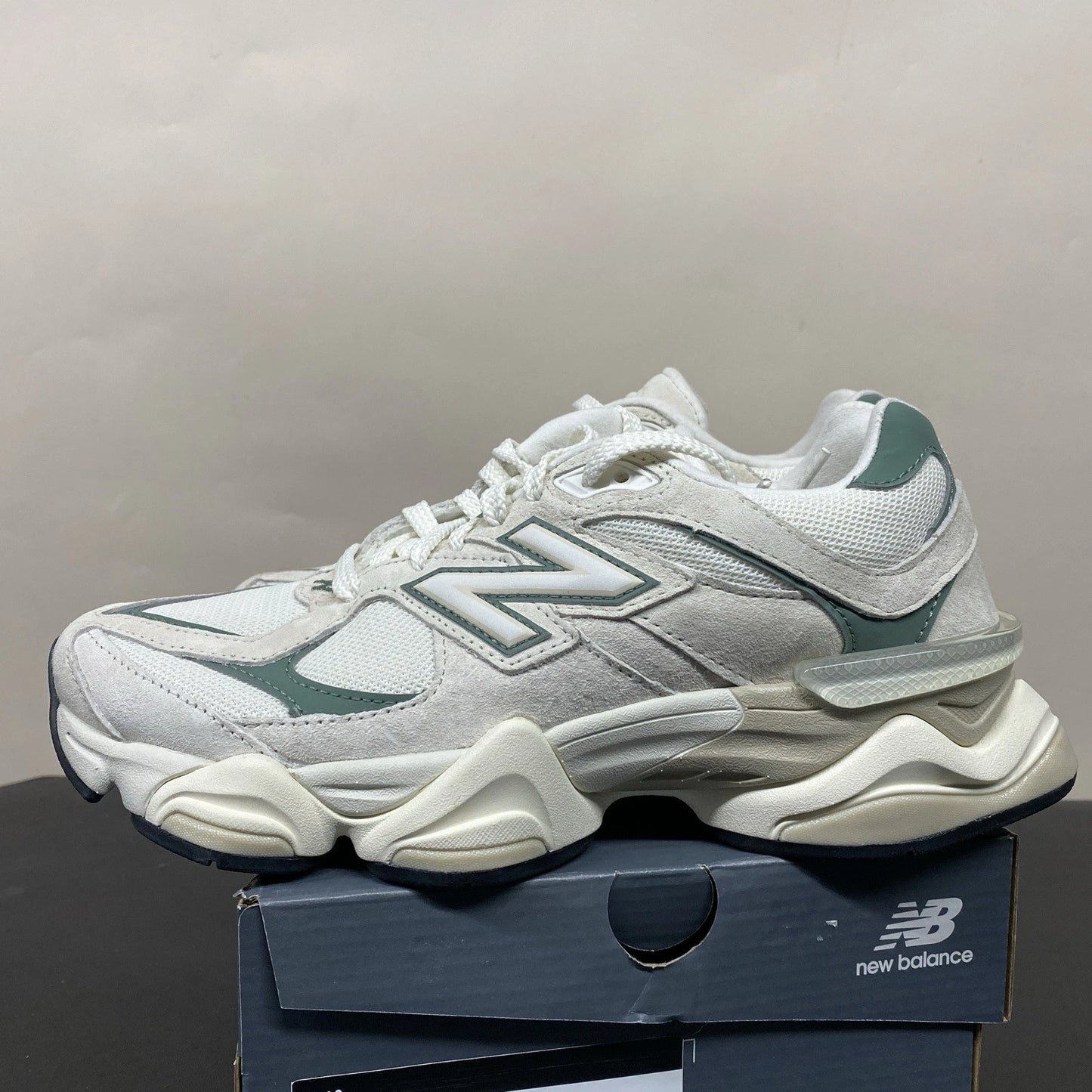 Brand New New Balance 9060 "Juniper" Green Off White Linen U9060EEI Men Size 7.5